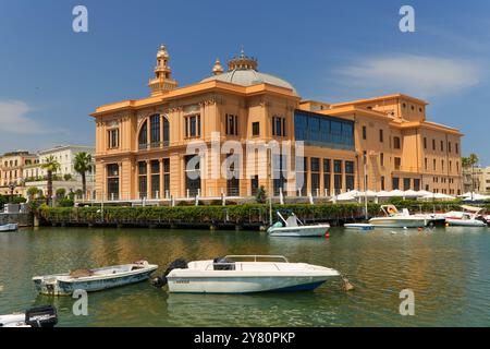 Il Teatro Margherita è uno dei teatri storici della città di Bari, riaperto nel dicembre 2018 dopo un lungo periodo e trasformato in museo Foto Stock
