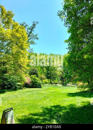 La bellezza della natura si fonde con le storiche case in legno in un parco nel Maryland Foto Stock