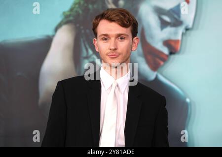 Harry Lawtey bei der Premiere des Kinofilms Joker: Folie Ã Deux im TCL Chinese Theatre. Los Angeles, 30.09.2024 *** Harry Lawtey alla prima del film Joker Folie Ã Deux al TCL Chinese Theatre di Los Angeles, 30 09 2024 foto:XJ.xBlocx/xFuturexImagex Joker 4021 Foto Stock