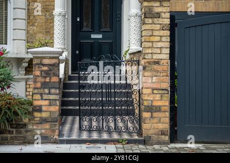 LONDRA - 3 SETTEMBRE 2024: Ingresso alla bella casa di famiglia a Balham Clapham Wandsworth, zona comune del sud-ovest di Londra Foto Stock