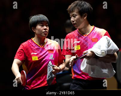 Pechino, Cina. 2 ottobre 2024. LIN Gaoyuan/Wang Yidi (L) reagisce dopo i quarti di finale di doppio misto tra Lin Gaoyuan/Wang Yidi della Cina e Pang Koen (Singapore)/Chen SZU-yu (Taipei cinese) al 2024 World Table Tennis (WTT) China Smash a Pechino, Cina, 2 ottobre 2024. Crediti: Xiao Yijiu/Xinhua/Alamy Live News Foto Stock