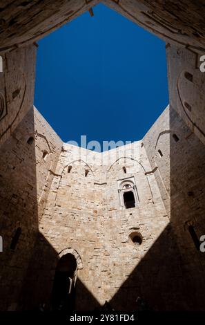 Castel del Monte, la miseria fortezza ottagonale dell'imperatore Federico II Foto Stock