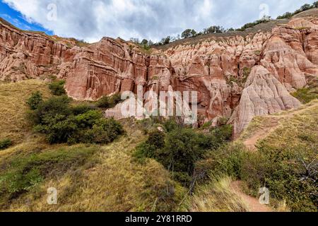 Le scogliere rosse di Papa Rosie in Romania Foto Stock