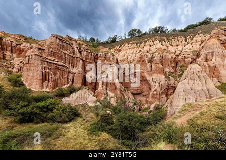 Le scogliere rosse di Papa Rosie in Romania Foto Stock