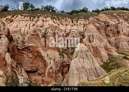 Le scogliere rosse di Papa Rosie in Romania Foto Stock