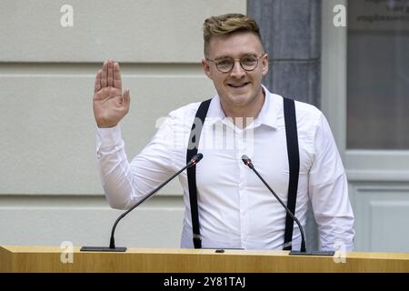 Bruxelles, Belgio. 2 ottobre 2024. Manu Diericx nella foto durante una sessione plenaria del Parlamento fiammingo a Bruxelles, mercoledì 2 ottobre 2024. BELGA FOTO NICOLAS MAETERLINCK credito: Belga News Agency/Alamy Live News Foto Stock