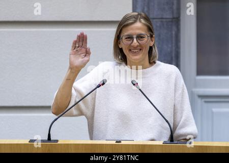Bruxelles, Belgio. 2 ottobre 2024. Sofie Mertens di CD&V racconta il giuramento in sessione plenaria del Parlamento fiammingo a Bruxelles, mercoledì 2 ottobre 2024. BELGA FOTO NICOLAS MAETERLINCK credito: Belga News Agency/Alamy Live News Foto Stock