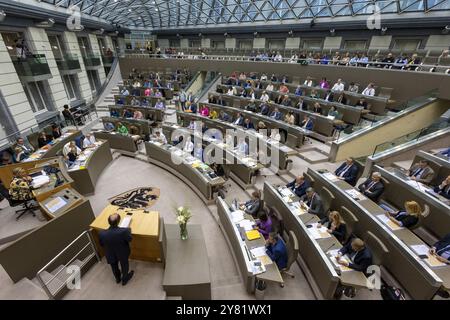 Bruxelles, Belgio. 2 ottobre 2024. Mercoledì 2 ottobre 2024 si terrà a Bruxelles una sessione plenaria del Parlamento fiammingo. BELGA FOTO NICOLAS MAETERLINCK credito: Belga News Agency/Alamy Live News Foto Stock