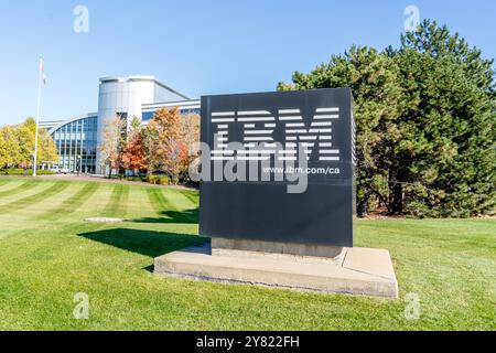 Primo piano cartello con il logo IBM presso la sede centrale di IBM Canada a Markham, vicino a Toronto, Ontario. Foto Stock