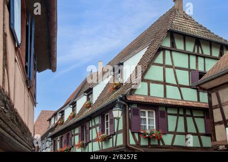 Case a graticcio costruite tra il XVI e il XVII secolo nel centro di Dambach-la-Ville Foto Stock