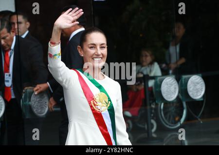 Città del Messico, Messico. 1 ottobre 2024. La prima donna presidente del Messico Claudia Sheinbaum Pardo lascia la cerimonia di inaugurazione al Congresso dell'Unione. Il 1° ottobre 2024 a città del Messico, Messico. (Foto di Jose Luis Torales/ credito: Eyepix Group/Alamy Live News Foto Stock