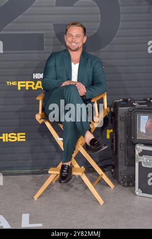 Billy Magnussen bei der Premiere der HBO serie The Franchise im Paramount Theater. Los Angeles, 01.10.2024 *** Billy Magnussen alla prima della serie HBO The Franchise al Paramount Theater di Los Angeles, 01 10 2024 foto:xD.xStarbuckx/xFuturexImagex franchise 4130 Foto Stock