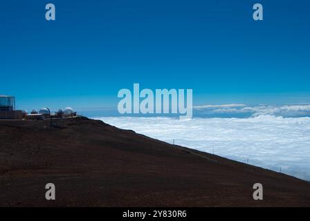 Sopra le nuvole all'Osservatorio Haleakala Maui Hawaii Foto Stock