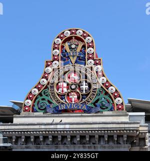 Distintivo della London, Chatham and dover Railway (LCDR) dal primo Blackfriars Railway Bridge Foto Stock