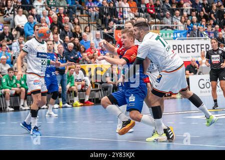 HBW Balingen-Weilstetten vs. HSG Wetzlar, Handball, DHB-Pokal, 2. Runde, 02.10.2024, Wurf von Daniel Ingason (HBW Balingen#10) foto: Eibner-Pressefoto/Stefan Rosenfeld Foto Stock