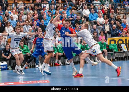 HBW Balingen-Weilstetten vs. HSG Wetzlar, Handball, DHB-Pokal, 2. Runde, 02.10.2024, Wurf von Csaba Leimeter (HBW Balingen,#5), foto: Eibner-Pressefoto/Stefan Rosenfeld Foto Stock