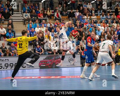 Wurf von Zolt Krakovszki (HSG Wetzlar,#10), HBW Balingen-Weilstetten vs. HSG Wetzlar, Handball, DHB-Pokal, 2. Runde, 02.10.2024, foto: Eibner-Pressefoto/Eibner-Pressefoto/Stefan Rosenfeld Foto Stock