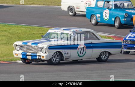 Alan Greenhalgh nella sua Ford Falcon Sprint durante la Snetterton Classic Touring Car Race Pre '66 del 2023, Norfolk, Regno Unito. Foto Stock