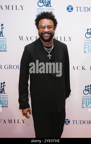 New York, Stati Uniti. 30 settembre 2024. Shaggy cammina sul tappeto rosso alla 39a cena annuale Great Sports Legends tenutasi all'Hilton Midtown di New York, NY il 30 settembre 2024 (foto di Dinara Khairova/Sipa USA) credito: SIPA USA/Alamy Live News Foto Stock