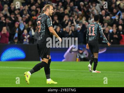 Birmingham, Regno Unito. 2 ottobre 2024. Calcio: Champions League, Aston Villa - Bayern Monaco, Preliminary Round, Matchday 2, Villa Park, Munich's Harry Kane Reacts. Crediti: Peter Kneffel/dpa/Alamy Live News Foto Stock