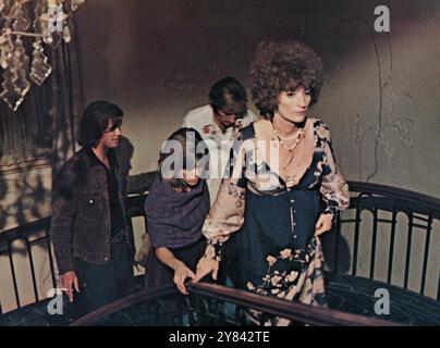 Kris Kristofferson (a sinistra), Joy Bang, Harry Dean Stanton, viva (a destra), sul set del film, 'Cisco Pike', Columbia Pictures, 1971 Foto Stock