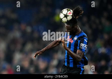 GELSENKIRCHEN, GERMANIA - 2 OTTOBRE: Odilon Kossounou dell'Atalanta BC dirige la palla durante la fase MD2 di UEFA Champions League 2024/25 tra FC Shakhtar Donetsk e Atalanta BC all'Arena AufSchalke il 2 ottobre 2024 a Gelsenkirchen, Germania. (Foto di Rene Nijhuis) Foto Stock