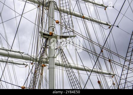 L'ex nave da addestramento Gorch Fock i, nel porto della città anseatica e sito patrimonio dell'umanità dell'UNESCO, Stralsund, oggi nave museo, Meckl Foto Stock