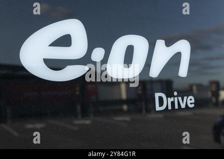 Mobility, e-Charging Hamburg, primo piano, E.. Scritta ON Drive su una stazione di ricarica, stazione di ricarica per veicoli elettrici, Amburgo, Germania, Europa Foto Stock