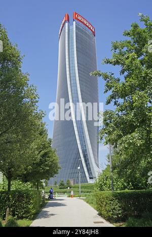 Grattacielo generali Tower o Torre generali o lo Storto dell'architetto Zaha Hadid, quartiere CityLife, Milano, Lombardia, Italia, Europa Foto Stock