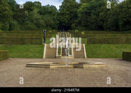 Vista della fontana nel giardino Neuwerk del castello di Gottorf nello Schleswig, Germania, Europa Foto Stock