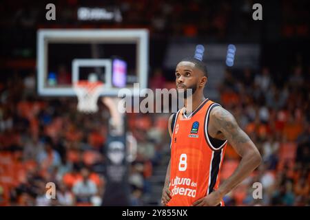 Valencia, Spagna. 2 ottobre 2024. Jean Montero di Valencia basket in azione durante la BKT Eurocup Regular Season Round 2 a Pabellon Fuente de San Luis. Punteggio finale; Valencia Basket 105 : 78 Veolia Hamburg Towers credito: SOPA Images Limited/Alamy Live News Foto Stock