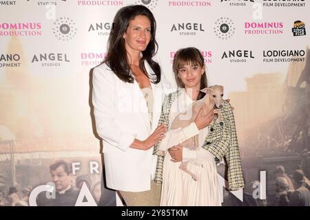 Virginia Bocelli mit Mutter Veronica Bocelli bei der Premiere des Kinofilms Cabrini im Cinema Adriano. ROM, 02.10.2024 *** Virginia Bocelli con madre Veronica Bocelli alla prima del film Cabrini al Cinema Adriano Roma, 02 10 2024 foto:XA.XM.xTinghinox/xFuturexImagex cabrini 4011 Foto Stock