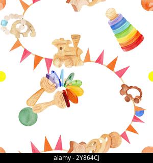 Acquerello senza cuciture con giocattoli in legno: Una piramide, una pecora, un elefante, un sonaglino, un treno a vapore. Sfondo di colore bianco. Utile per lo scrapbookin Foto Stock