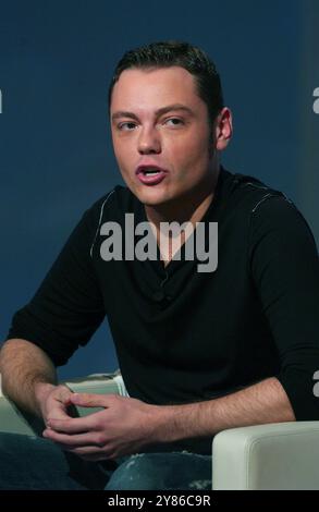 Milano Italia 21/05/2006 : Tiziano ferro, cantante italiano, durante la trasmissione televisiva che tempo che Fà Foto Stock