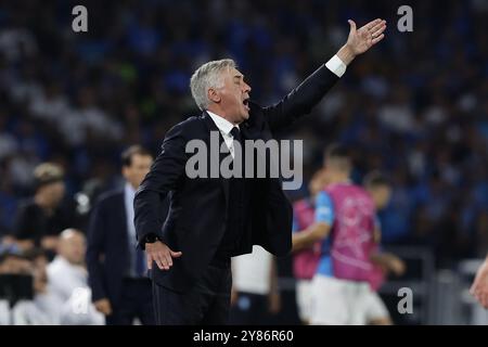 Napoli, Italia. 3 ottobre 2023. Foto Alessandro Garofalo/LaPresse 03 ottobre 2023 Napoli, Italia Sport - calcio - Champions League 2023/2024 - Napoli vs Real Madrid - Stadio Diego Armando Maradona. Nella foto: Carlo Ancelotti (allenatore Real Madrid) 3 ottobre 2023 Napoli, Italia Sport - calcio - Champions League 2023/2024 - Napoli vs Real Madrid stadio Diego Armando Maradona. Nella foto: Carlo Ancelotti (allenatore del Real Madrid) credito: LaPresse/Alamy Live News Foto Stock