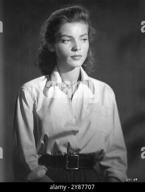 A Portrait of LAUREN BACALL nel ruolo di Nora Temple in KEY LARGO 1948 regista JOHN HUSTON Play MAXWELL ANDERSON Screenplay RICHARD BROOKS e JOHN HUSTON Cinematography KARL FREUND Wardrobe LEAH RHODES Music MAX STEINER Warner Bros Foto Stock