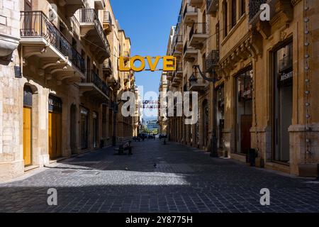 Beirut, Libano. 3 ottobre 2024. Strade vuote e negozi chiusi nel centro di Beirut, Libano, il 3 ottobre 2024. Foto di Ammar Abd Rabbo/ABACAPRESS. COM credito: Abaca Press/Alamy Live News Foto Stock