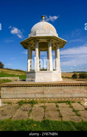 Il Chattri War Memorial, che commemora i soldati caduti dell'esercito indiano durante la prima guerra mondiale. South Downs, East Sussex, Inghilterra. Foto Stock