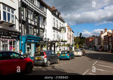 Negozi ed edifici a Load Street, Bewdley, Worcestershire, Regno Unito. 2024 Foto Stock