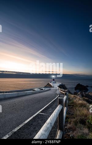 Faro de Cabo Ortegal al anochecer Foto Stock