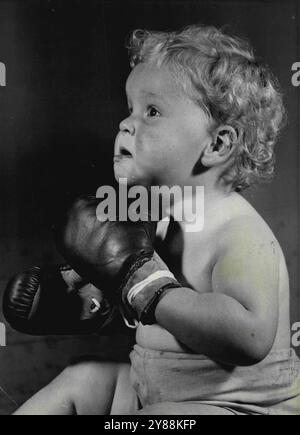 Generale bambini - Erskineville, Sydney & Suburbs - neonati e bambini. 14 novembre 1952. (Foto di Daily Mirror). Foto Stock