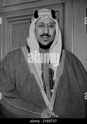 Il bel Principe -- l'Emiro Saud principe ereditario dell'Arabia Saudita, è arrivato a Londra. 6 piedi 4 poll. alto, è considerato uno di ***** nel suo paese. 3 marzo 1947. Foto Stock