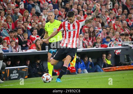 Bilbao, Spagna, 3 ottobre 2024: Oihan Sancet (8), giocatore del Club atletico, con la palla durante la partita del secondo turno della fase a gironi della UEFA Europa League 2024-25 tra Athletic Club e AZ Alkmaar il 3 ottobre 2024 allo Stadio San Mamés di Bilbao, Spagna. Crediti: Alberto Brevers / Alamy Live News. Foto Stock