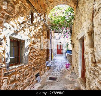 Case tradizionali nel villaggio medievale di Mesta sull'isola di Chios, Grecia, Europa Foto Stock