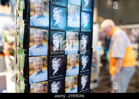 Il negozio di articoli da regalo presso il William J. Clinton Presidential Museum and Library di Little Rock, Arkansas, 2 ottobre 2024. Foto Stock