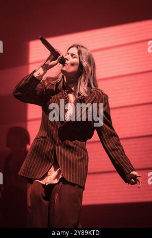 Oslo, Norvegia. 3 ottobre 2024. La cantante, cantautrice e musicista norvegese Girl in Red esegue un concerto dal vivo all'Oslo Spektrum di Oslo. Credito: Gonzales Photo/Alamy Live News Foto Stock