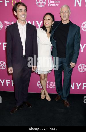 New York, New York, Stati Uniti. 3 ottobre 2024. Scott McGehee, Constance Wu e David Siegel alla proiezione di The Friend durante il 62° New York Film Festival all'Alice Tully Hall, Lincoln Center il 3 ottobre 2024 a New York. Credito: RW/Media Punch/Alamy Live News Foto Stock