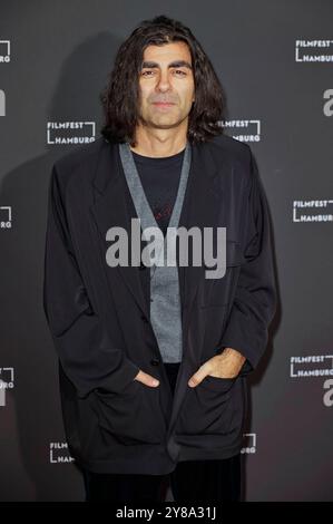 Fatih Akin bei der Premiere des Kinofilms The Shrouds auf dem 32. Filmfest Hamburg 2024 m Cinemaxx Dammtor. Amburgo, 03.10.2024 *** Fatih Akin alla prima del lungometraggio The Shrouds al 32 Filmfest Hamburg 2024 al Cinemaxx Dammtor Hamburg, 03 10 2024 foto:xgbrcix/xFuturexImagex Shrouds 4009 Foto Stock