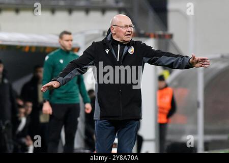 Pilsen, Repubblica Ceca. 3 ottobre 2024. Allenatore del Plzen Miroslav Koubek durante la partita del secondo turno di Football Europa League Viktoria Plzen contro Ludogorec Razgrad a Pilsen, Repubblica Ceca, 3 ottobre 2024. Crediti: Miroslav Chaloupka/CTK Photo/Alamy Live News Foto Stock