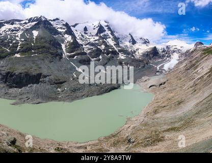 Il panorama più alto dell'Austria, la strada alpina Grossglockner al Kaiser Franz Josef Hohe. Il più grande ghiacciaio delle Alpi orientali Foto Stock
